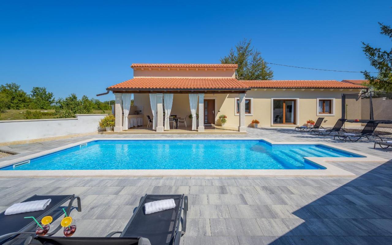Villa Desapemani Žminj 외부 사진