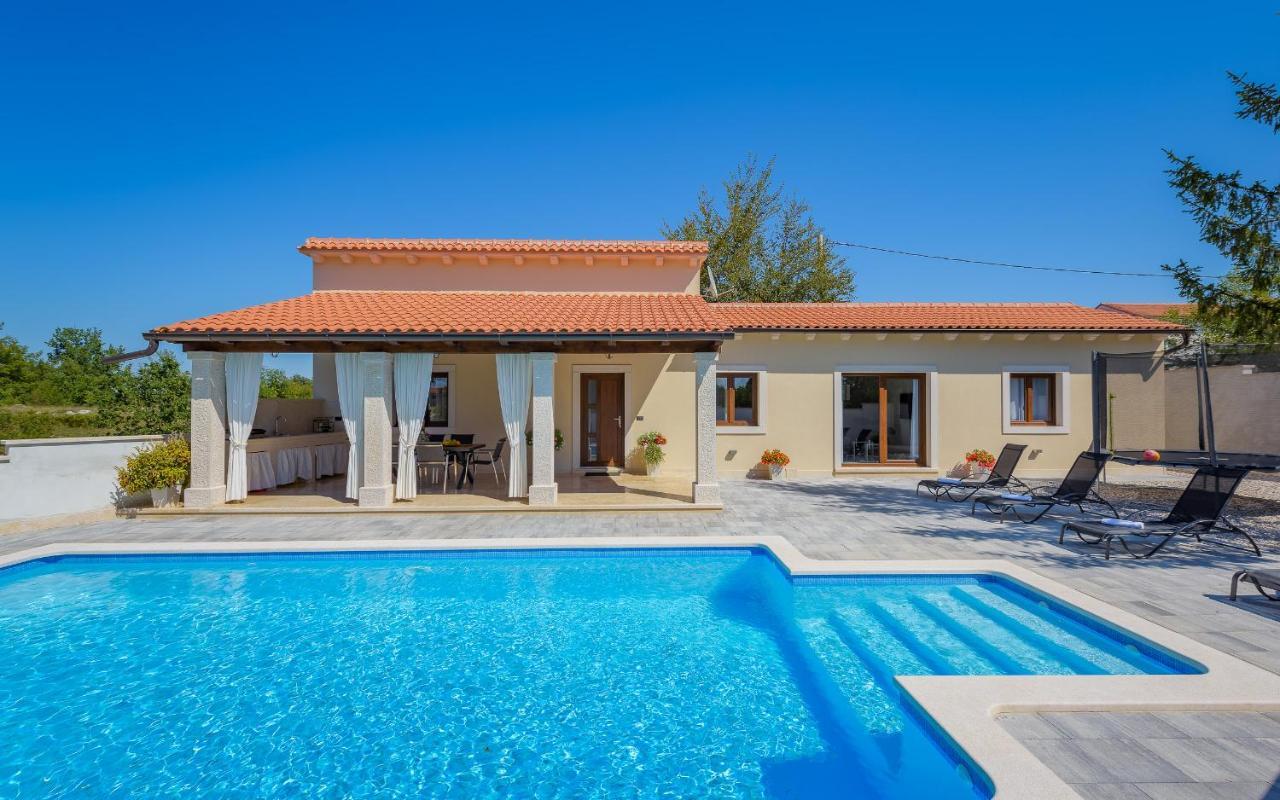 Villa Desapemani Žminj 외부 사진
