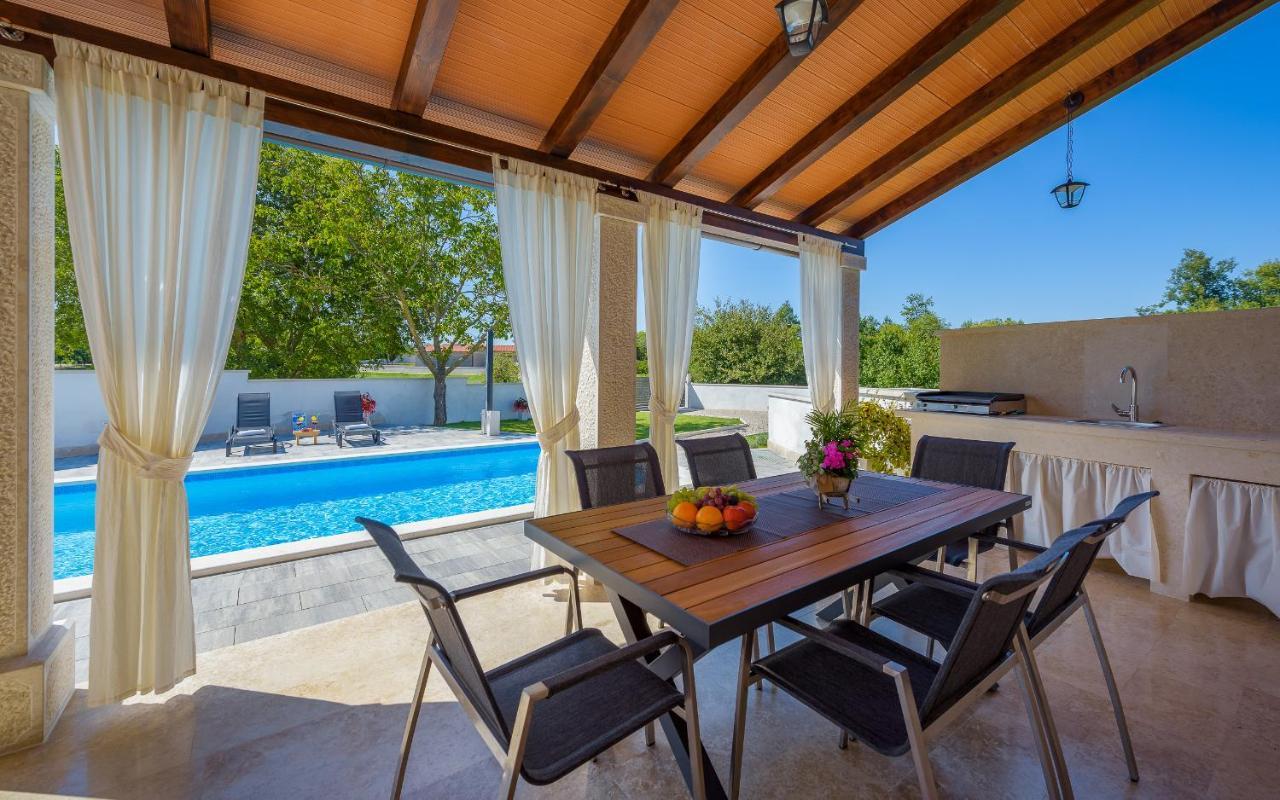 Villa Desapemani Žminj 외부 사진