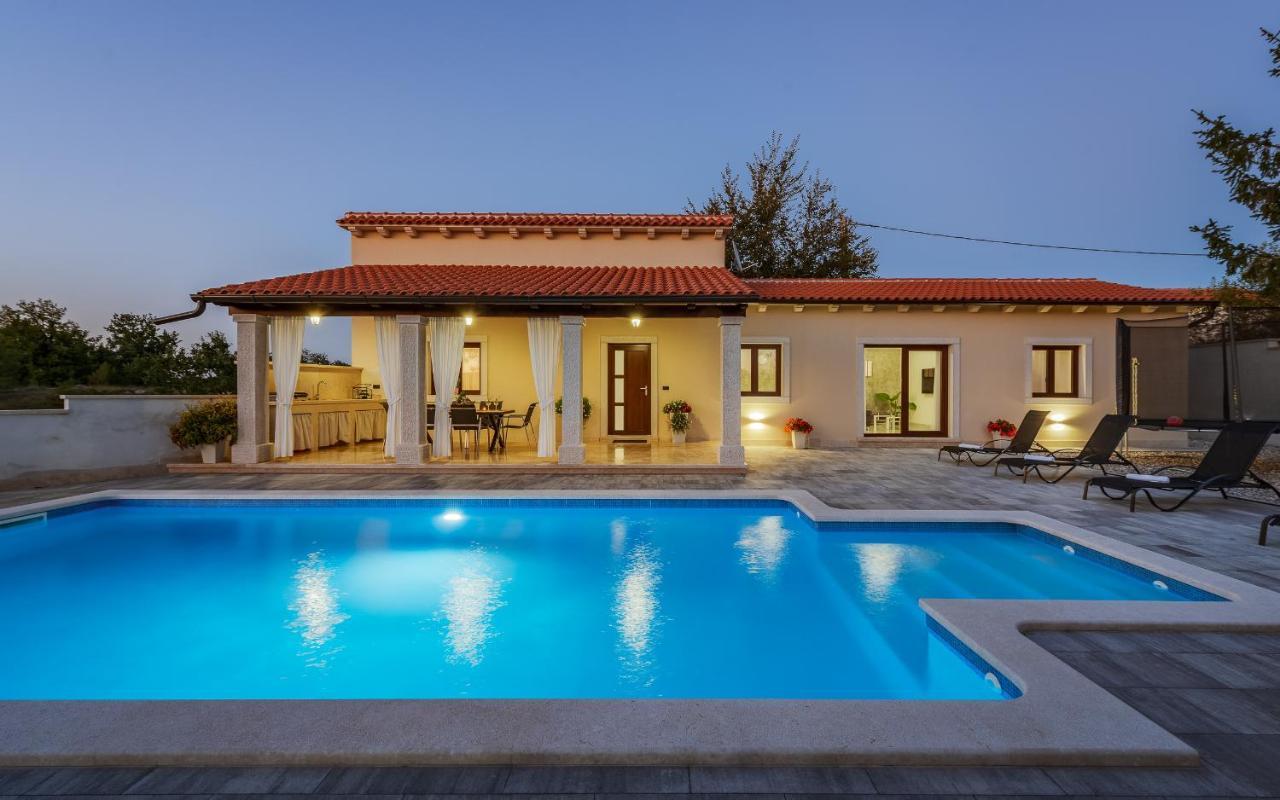 Villa Desapemani Žminj 외부 사진